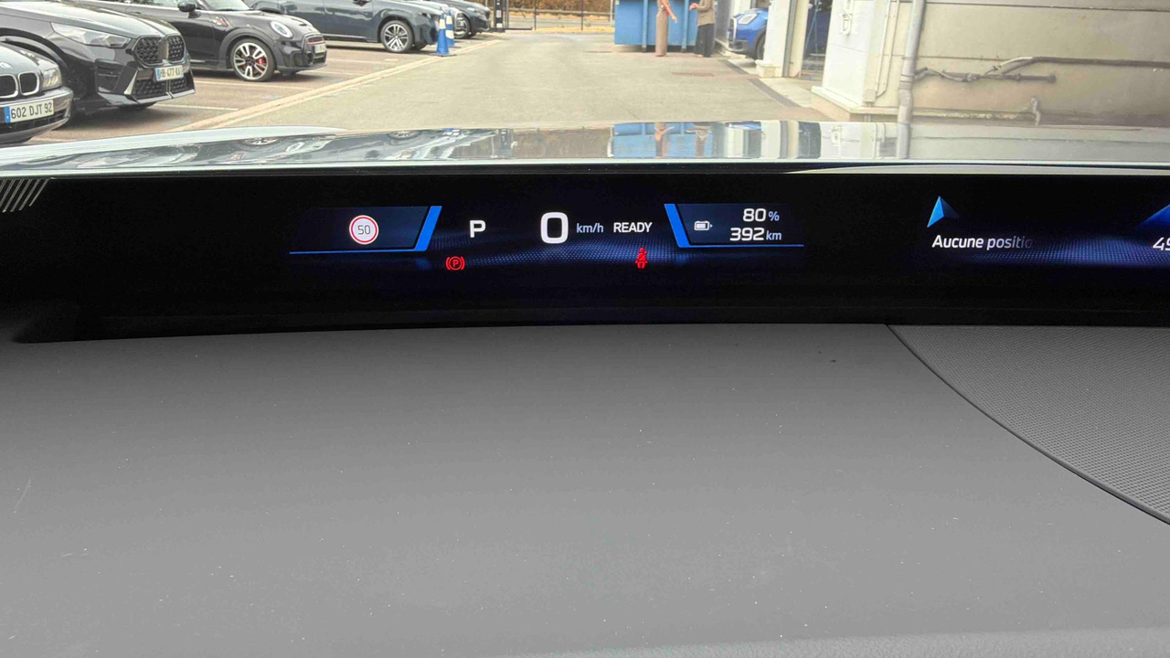 BMW iX3 50 xDrive — photo 13