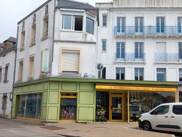 Audierne , a louer à l'année bel appartement de 70m2, hyper centre