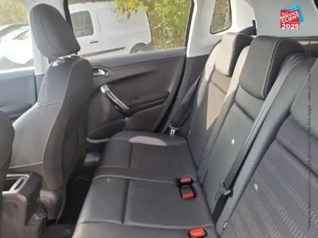 Peugeot 2008 1.2 puretech 130ch allure s&amp;s — photo 10