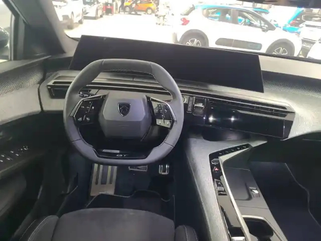 Peugeot 5008 hybrid 145 ch e-dcs6 — photo 10