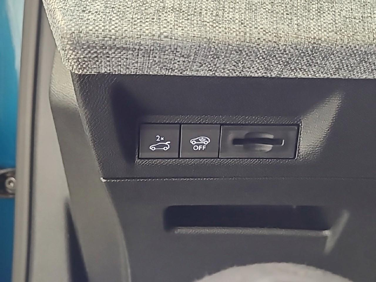 Peugeot 3008 hybrid 145 e-dcs6 gt — photo 29