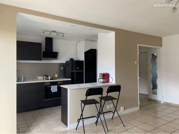 T2 meublé avec balcon et garage