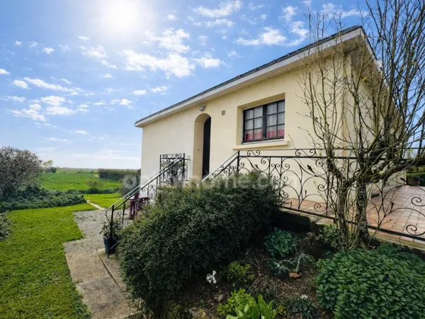 SAINT JEAN DE BEUGNE (85210) MAISON 3 CHAMBRES AVEC SOUS SOL COMPLET SUR 812M²
