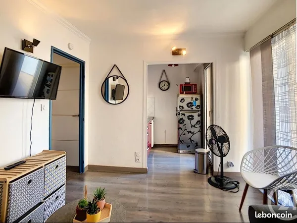 Grand studio avec grand balcon nice nord 760+charges