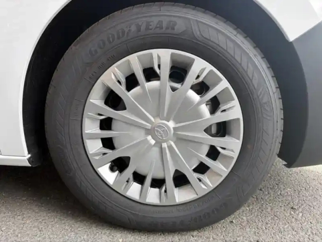 Toyota Proace medium 2.2 d-4d 150 cabine approfondie start pack confort bva my25 — photo 9