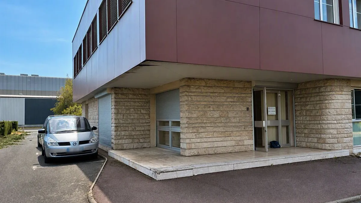 Photo 1