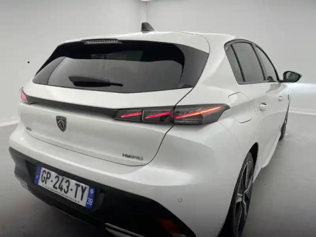 Peugeot 308 phev 180 e-eat8 — photo 39