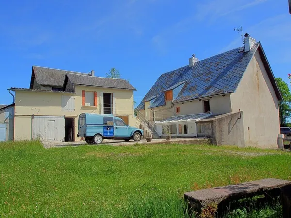 Maison familiale offrant de nombreuses possibilités proche Sanc