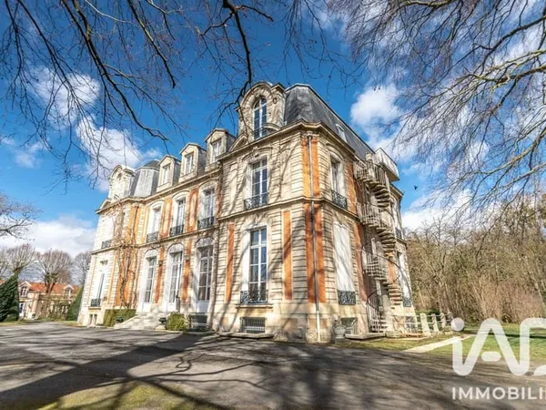 Maison 20 pièces 736 m²