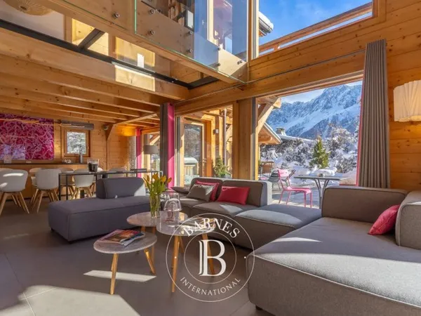 BARNES CHAMONIX - LES HOUCHES - CHALET 5 CHAMBRES - MAGNIFIQUE VUE SUR LE MASSIF DU MONT BLANC