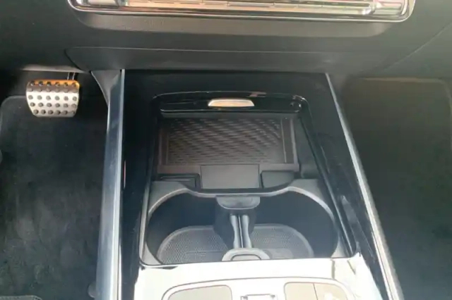 Mercedes Eqa 250+ — photo 22