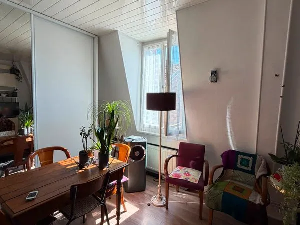 À VENDRE - Charmant appartement au dernier étage avec cave - Clamart (92140)