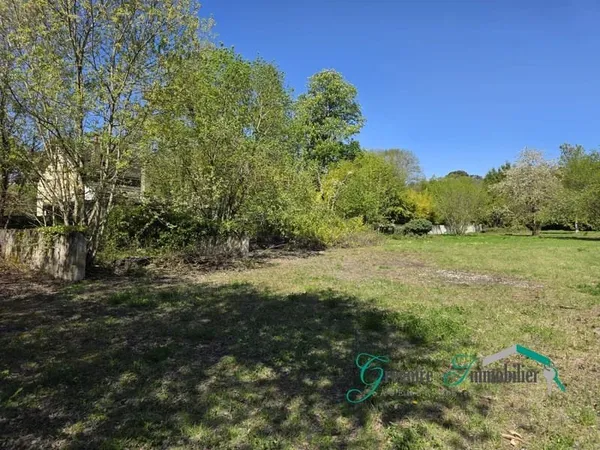Montigny sur Loing : Terrain à bâtir de 1105 m2