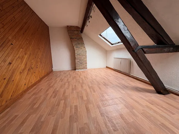 Appartement F2 quartier Henriville à restaurer