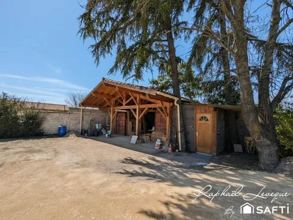 Local commercial de 100m² sur un terrain de 520m²