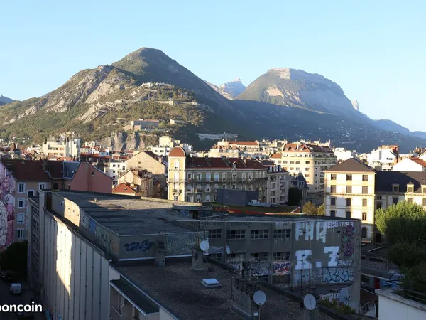 T3 de 80 m² rénové avec vue panoramique Chartreuse & Belledonne - Balcon & Cave