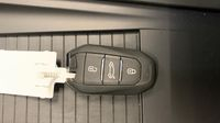 Peugeot 408 PHEV 180ch Allure Pack e-EAT8 — photo 16