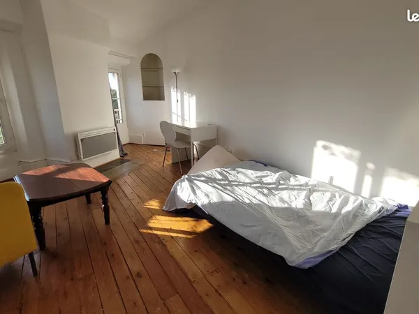 Studio meublé 28m2 - Saxe Gambetta