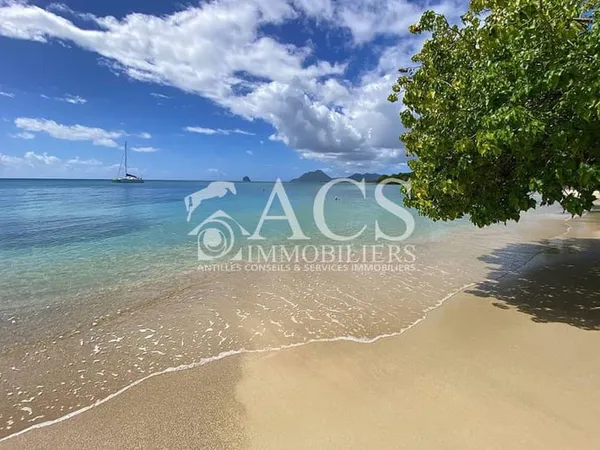 APPT T2 DERNIER ETAGE LES PIEDS DANS L'EAU