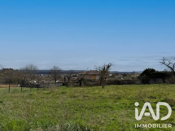 Terrain 719 m²
