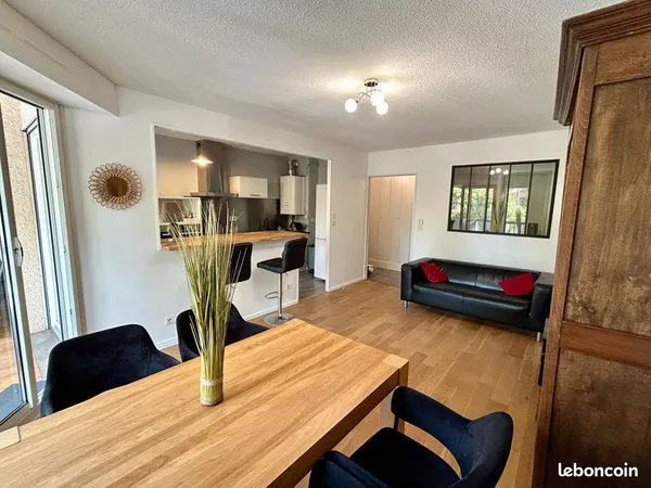 Meublé 2 pièces 52 m2 (sortie 15 rocade)