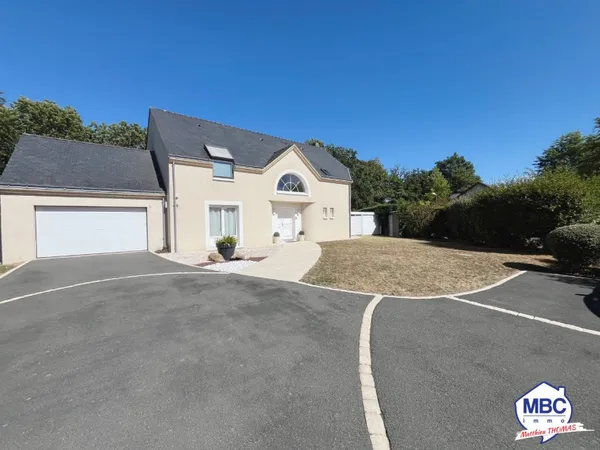 Maison 9 pièces 242 m²