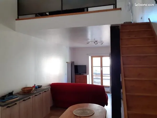 Location studio avec mezzanine