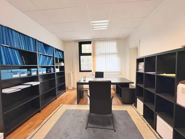Bureaux 1 pièce 98 m²