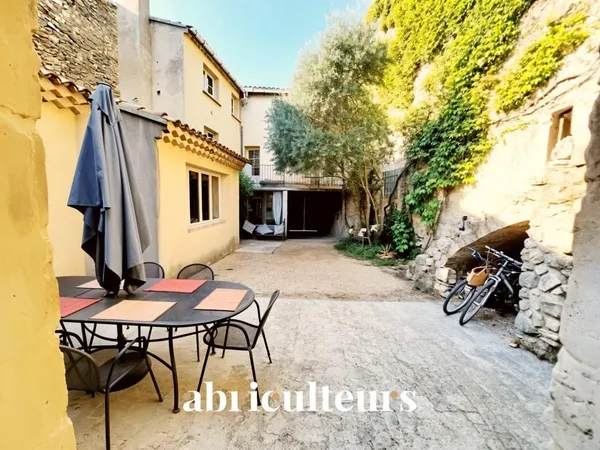 Vends maison ancienne - 139 m² - 4 pièces, 3 chambres - La Roque-d'Anthéron 13640