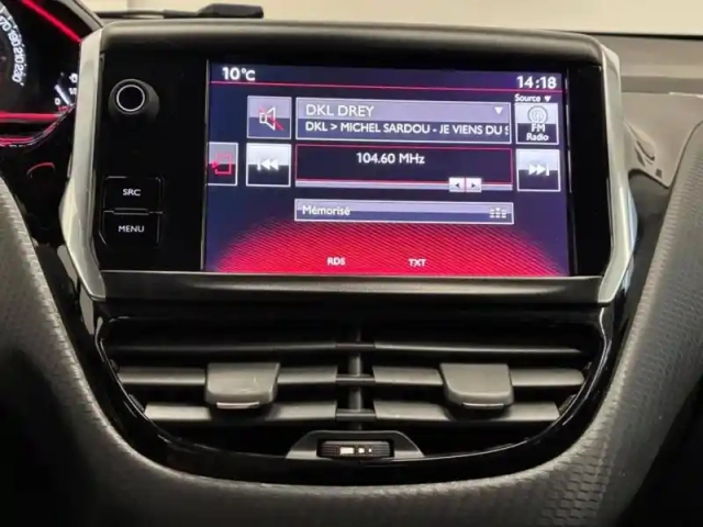 Peugeot 2008 1.2 puretech 130ch gt line s&amp;s — photo 13