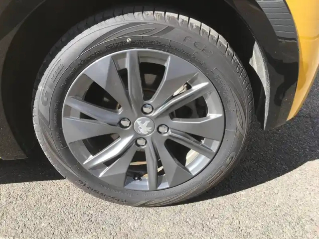 Peugeot 208 electrique 50 kwh 136ch — photo 11