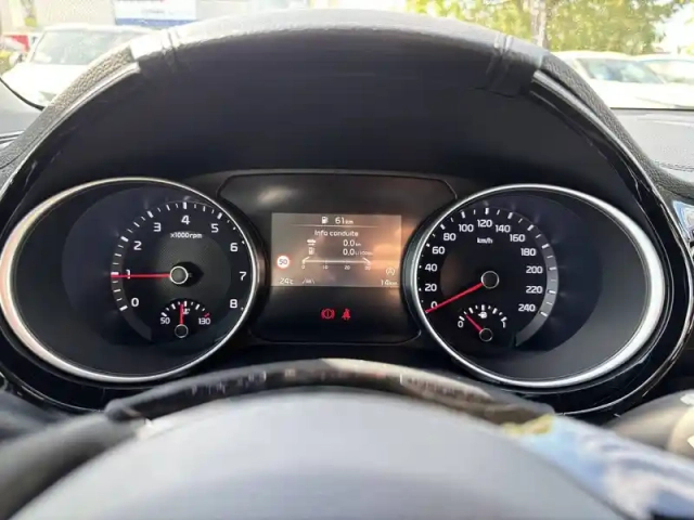 Kia Xceed 1.0 t-gdi 100 ch bvm6 — photo 21