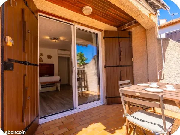 Studio au Rdc d'une maison avec extérieur