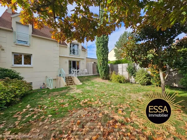 Maison familiale de 145 m² habitable, 251m2 au sol avec jardin,