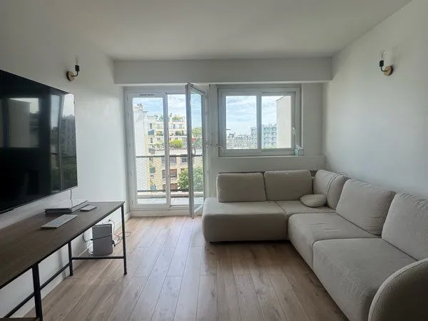Grand studio Paris 16 électricité et internet compris