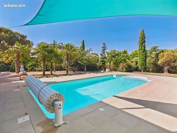 Propriété 7 pièces 304 m²