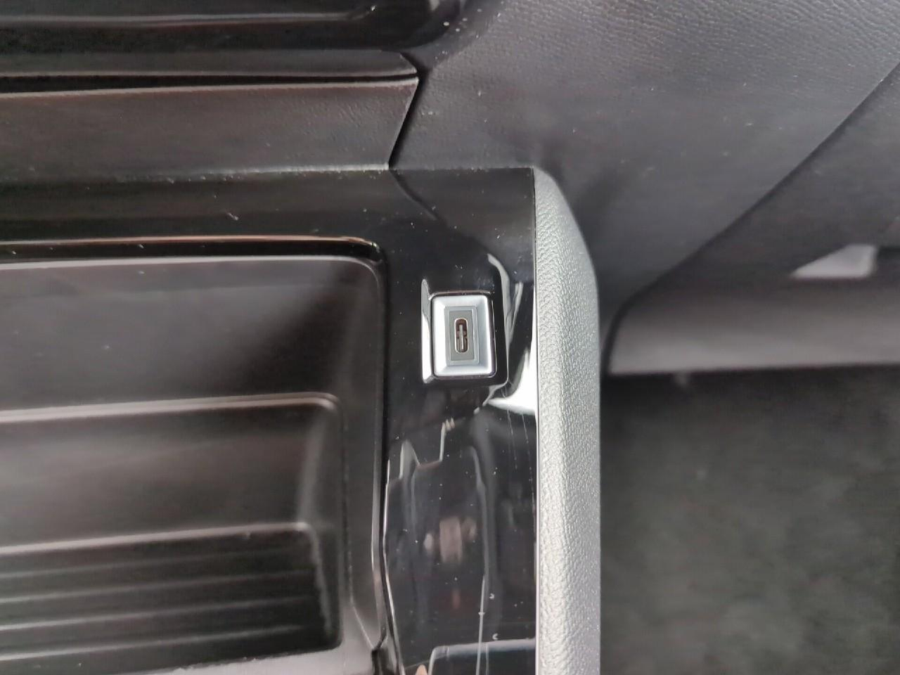 Peugeot 2008 100 s&s bvm6 style — photo 25