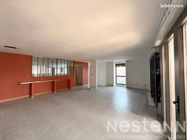 Local commercial 220 m² SAINT MAXIMIN LA SAINTE BAUME