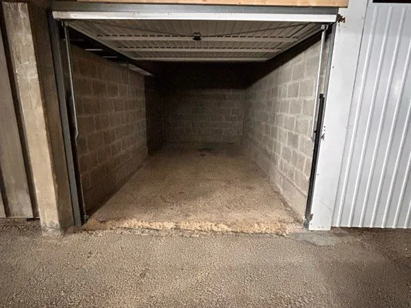 Garage à louer