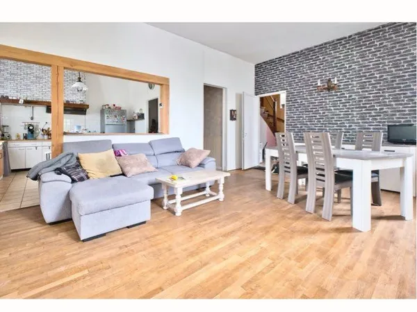 Maison 130 m² - Atelier 150 m² - 4 chambres - Fort potentiel - 115 000