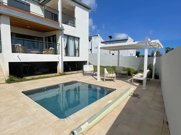 Villa de standing meublee, avec piscine, spa et vue mer - sainte suzanne