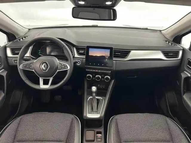 Renault Captur e-tech 145 - 21 — photo 16