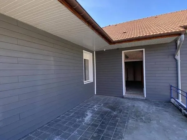 Exclu LE THILLOT Centre-ville : Dans un ensemble immobilier Appartement à rénover sur 2 niveaux avec