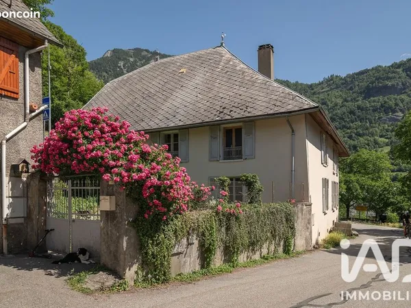 Maison de village 9 pièces 137 m²