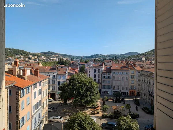 F4 rénové 76m2 vue sur la ville