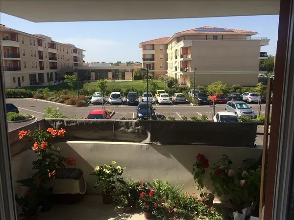 APPARTEMENT T2 CAVAILLON AVEC TERRASSE ET PARKING