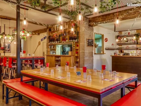 Fonds de commerce restaurant, bar, centre ville de Nantes 165m²