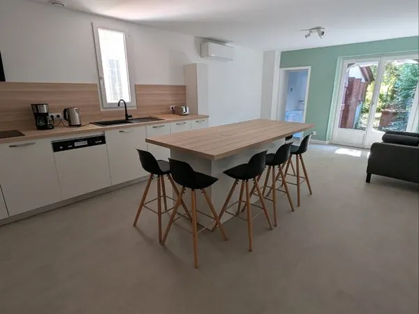 T3 avec jardin de 400m2 au centre du village