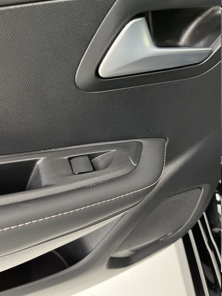 Peugeot 208 — photo 73