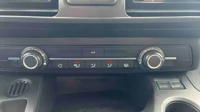 Toyota Proace city medium 1.5l 130 d-4d — photo 14